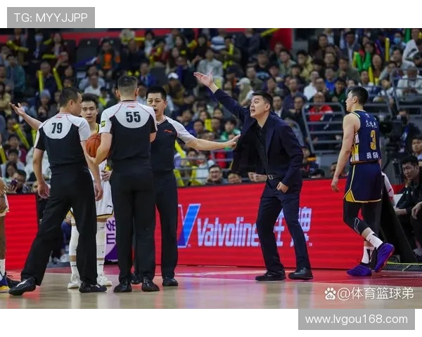 新疆雪豹纳欢迎战辽宁队全力争胜展现球队实力与激情 新疆雪豹纳欢迎战辽宁队全力争胜展现球队实力与激情