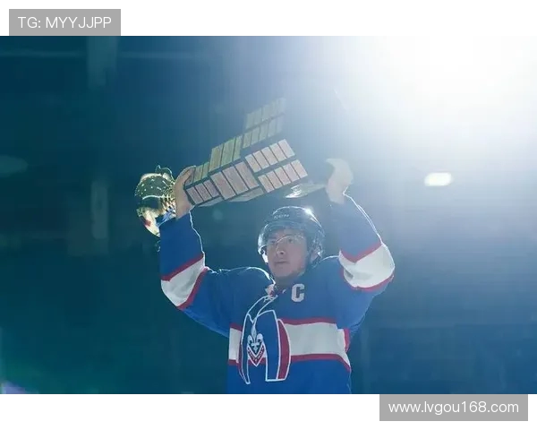 欧克莱卡诺与休姆的精彩对决揭示足球战术的博弈与激情 欧克莱卡诺与休姆的精彩对决揭示足球战术的博弈与激情