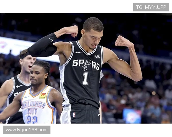 波波维奇续签三年合约74岁传奇教练继续带领文班追逐梦想 波波维奇续签三年合约74岁传奇教练继续带领文班追逐梦想