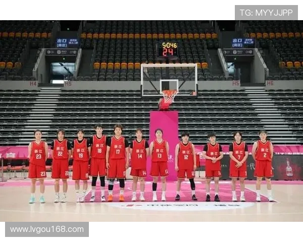 福建女篮迎战浙江稠州力争胜利展现团队实力与拼搏精神 福建女篮迎战浙江稠州力争胜利展现团队实力与拼搏精神