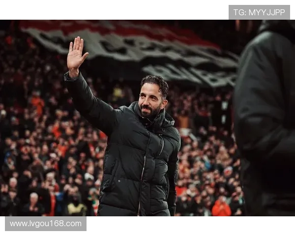 罗马与曼联在欧联杯激战正酣谁能笑到最后争夺荣耀之巅