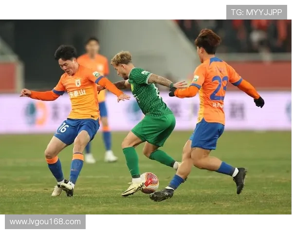 鲁能与国安历年交锋比分回顾及精彩瞬间分析