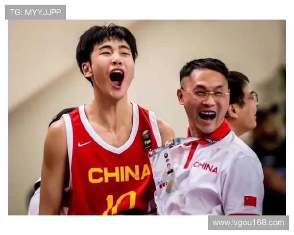 武汉篮球队在联合会杯积分榜上以62分稳居第一名展现强劲实力