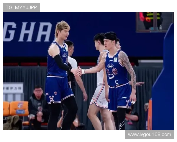 重庆篮球队逆袭之路:从低谷到巅峰的奋斗与荣耀纪实 重庆篮球队逆袭之路:从低谷到巅峰的奋斗与荣耀纪实